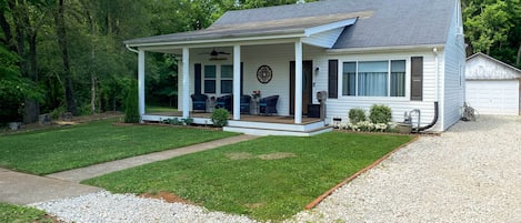Lexington Vacation Rental | 2BR | 1.5BA | 1,336 Sq Ft | 2 Steps Required