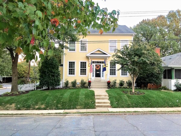 Welcome to 110 Monticello Ave.