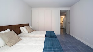 This twin bedroom comfortably accommodates two guests.
#twinroom #family #comfort #portugal #pt #lisbon