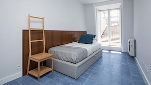 A single room with an extra bed that will fit one more person.
#comfort #extrabed #portugal #pt #lisbon