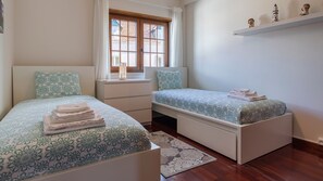 This beautiful twin bedroom is perfect for children, or for two extra guests.
#twinbedroom #family #children #portugal #pt #sintra