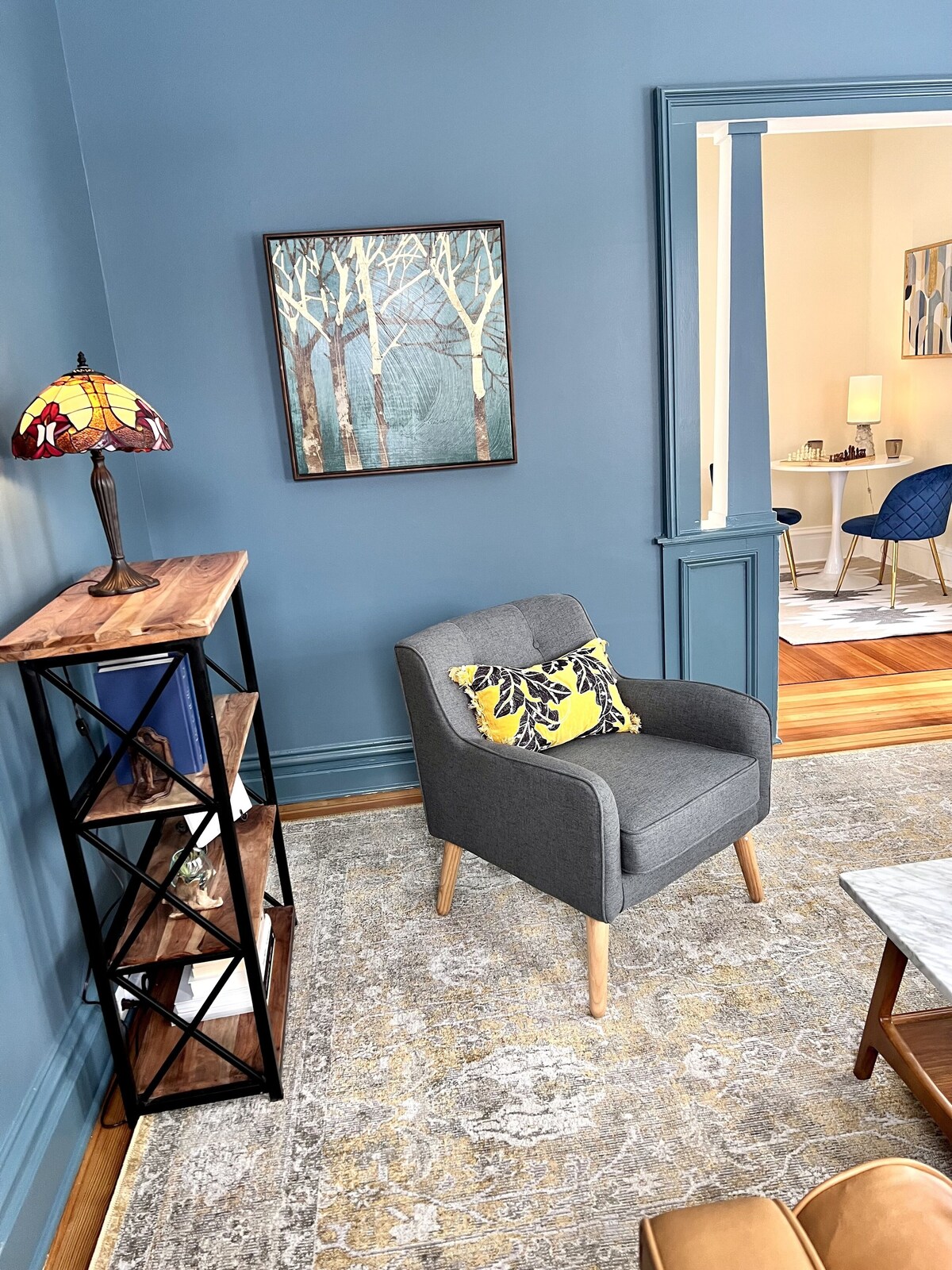 ✧ Bright East Side 4BR ✧ Walk Downtown & Track ✧
