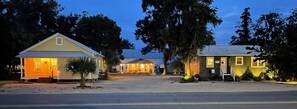 ADA Oyster Cottage (left), Pelican Cottage (mid), Southern Oaks Realty (right) 