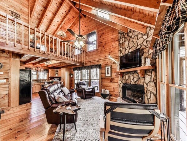 You will love the Cartecay River Cabin!