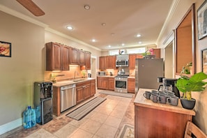 Fully Equipped Kitchen | 1st Floor | Dishwasher | Water Filter