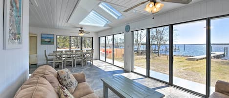 Pensacola Vacation Rental | 3BR | 2BA | 2,100 Sq Ft | 4 Steps to Access