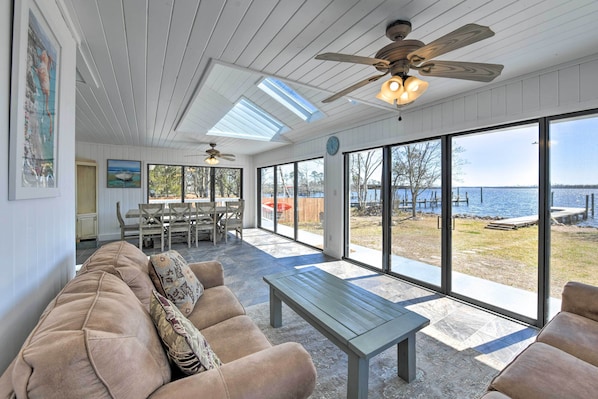 Pensacola Vacation Rental | 3BR | 2BA | 2,100 Sq Ft | 4 Steps to Access