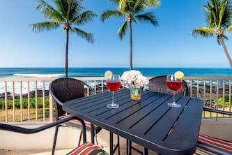 New! Kona Reef Resort Oceanfront 🌊 2 Bdrm, 2 Bath D-11 🏖 Right on the Ocean!