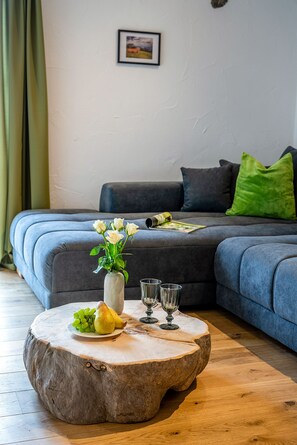 Ferienwohnung Kirschbaum 75 m², 1-4 Personen, 2 Schlafzimmer, Wohnküche, Du/WC, WLAN-Wohnecke