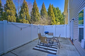 Fully Fenced Patio | Charcoal Grill