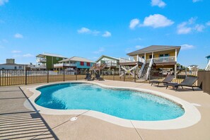 POOL: Private salt water pool is great for kids and taking a break from the beach. Toys and floats included! Check out more photos and videos on our IG @GrandviewHolidays