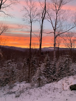 Gorgeous mountain sunsets.