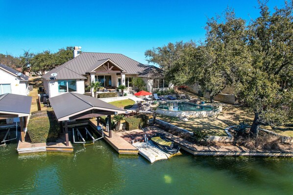 Luxury Lake LBJ Vacation Rental House on Lake LBJ