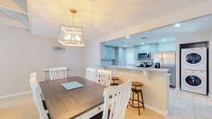 Dining Area with Seating for Six