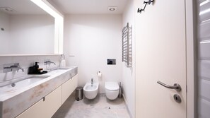 Modern and Clean bathroom  #downtown #airbnb #lisbon
