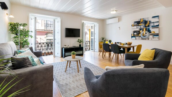 Bright and spacious Living Area with AC#downtown #lisbon #airbnb