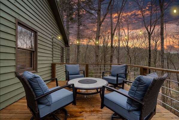 Grill out on the deck, enjoy the cool Blue Ridge mountain air, and relax!