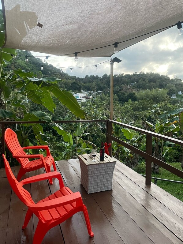 Enjoy a morning coffee or evening mojito outside under the shade.