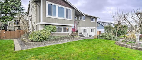 Tacoma Vacation Rental | 4BR | 3BA | 3,000 Sq Ft | Stairs Required for Access