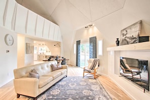 Living Room | Geodesic Dome House