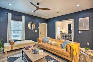 Living Room | Free WiFi