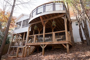 View of upper and lower back decks