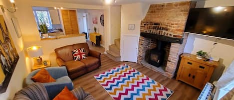 Main living area through to kitchen diner