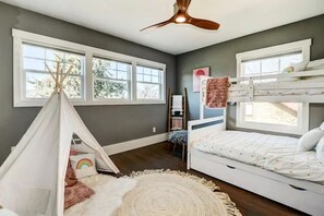 Bedroom with full/twin bunkbed