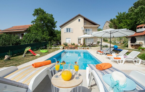 pool