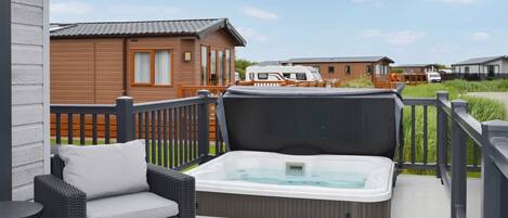 Bain à remous extérieur