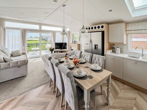 Open plan living space | Reel Paradise - The Laurels, Addlethorpe, near Skegness