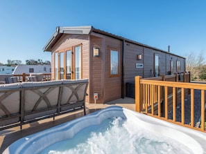 Outdoor area | Reed Roost - The Laurels, Addlethorpe, near Skegness