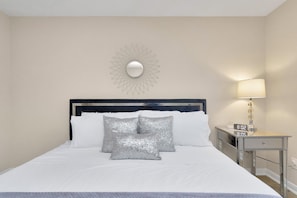 King bed with memory foam mattress