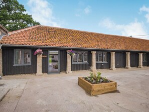 Exterior | The Oak - Arnolds Hill Farm, Wingfield