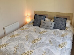 Double bedroom | Summer Breeze - Holiday Homes, Knaresborough