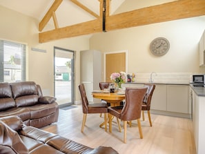 Open plan living space | The Ash - Arnolds Hill - Arnolds Hill Farm, Wingfield