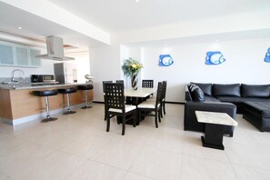 Oceanview Luxury Condo at Peninsula Mazatlán (73)