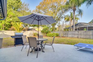 Private Backyard | Gas Grill | Dog Friendly w/ Fee