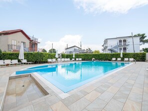 Holiday Home Swimming Pool