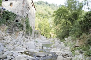 Außenseite Ferienhaus [Sommer]