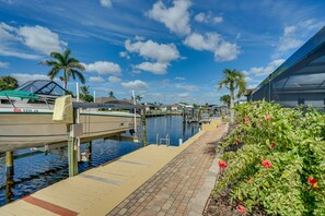 Canalfront | Boat Dock Available