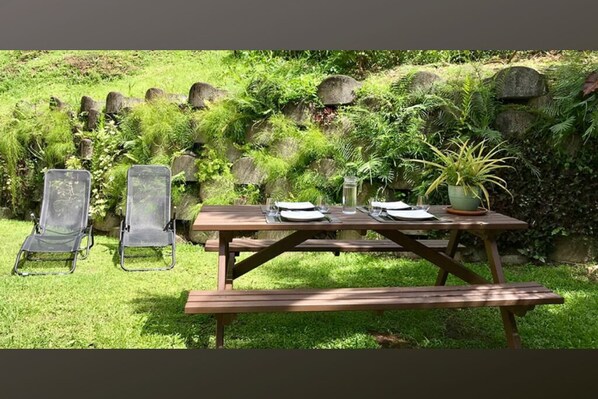 Outdoor dining