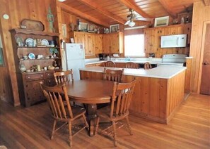 Kitchen/ Dining Area