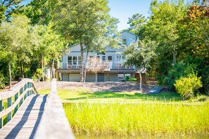 Dock Walkway / Exterior - Intracoastal Waterway