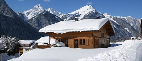 Außenseite Ferienhaus [Winter]