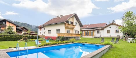 Holiday Home Swimming Pool