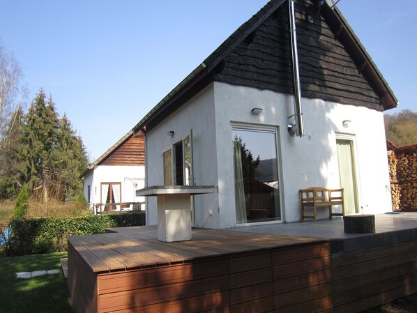 Außenseite Ferienhaus [Sommer]