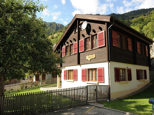 Außenseite Ferienhaus [Sommer]