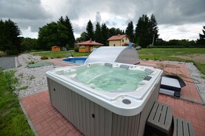 Schwimmbad des Ferienhauses