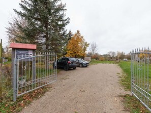 Entrance / Reception